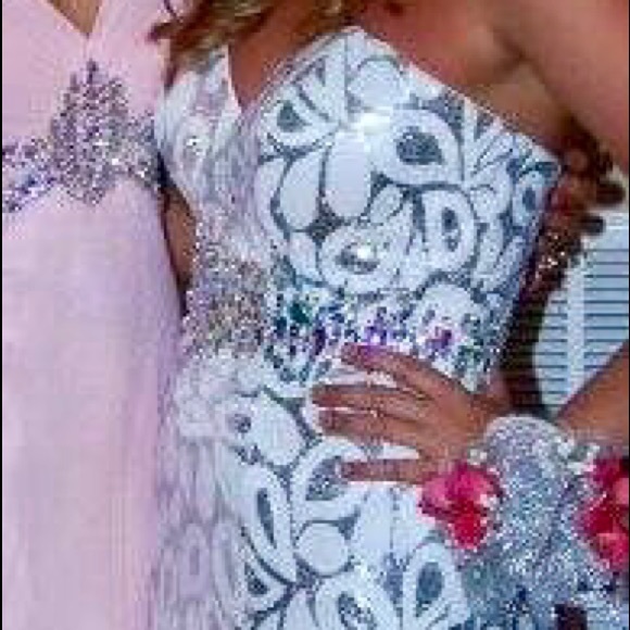 Alyce prom dress - Picture 5 of 8